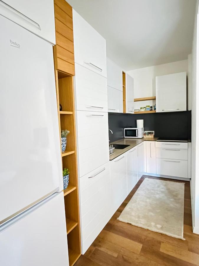 Tower Apartment Пристина Екстериор снимка